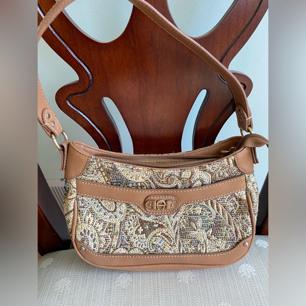 EUC Etienne Aigner beautiful Tapestry small hand bag